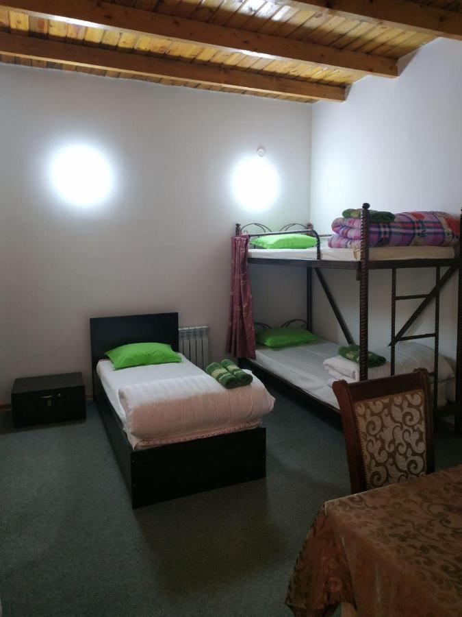 Sim Sim Hostel & Guest House Near The Church Samarkand Exteriör bild