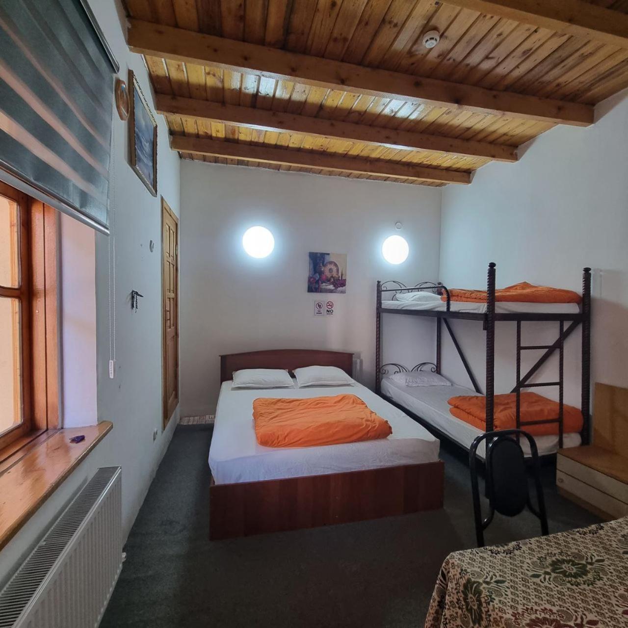 Sim Sim Hostel & Guest House Near The Church Samarkand Exteriör bild