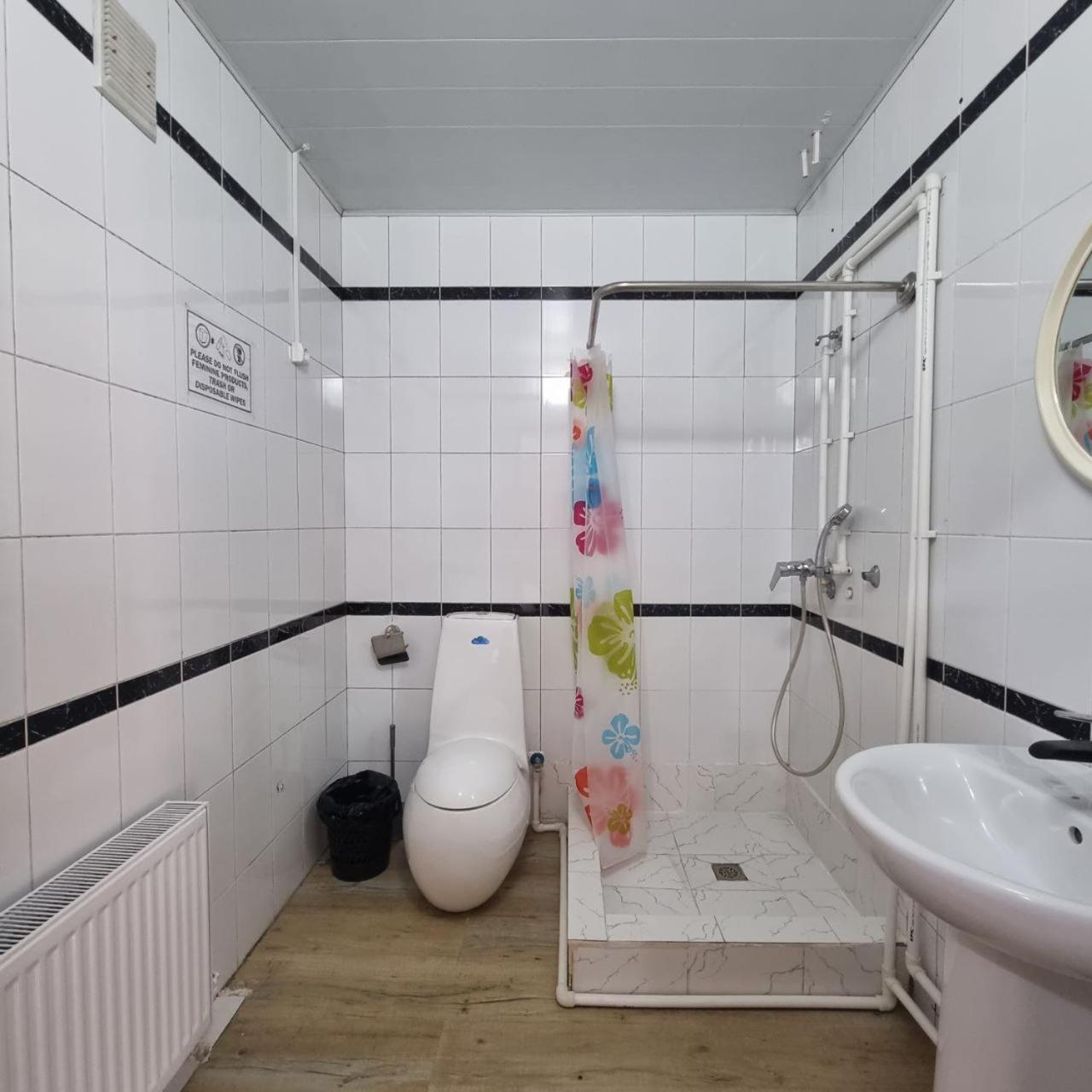Sim Sim Hostel & Guest House Near The Church Samarkand Exteriör bild