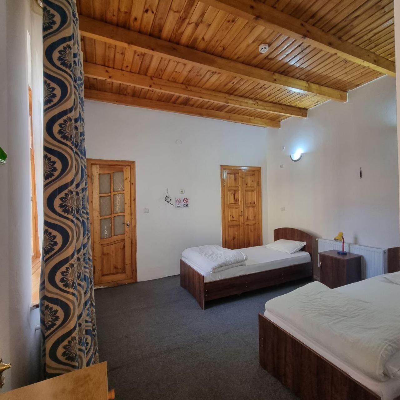 Sim Sim Hostel & Guest House Near The Church Samarkand Exteriör bild
